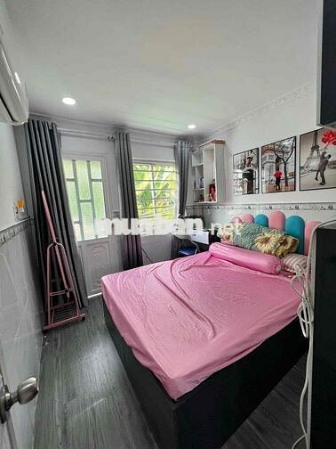 NHÀ NGUYÊN CĂN - 1 TRỆT 1 LẦU 2 PHÒNG NGỦ siêu rộng gần KCX TÂN THUẬN