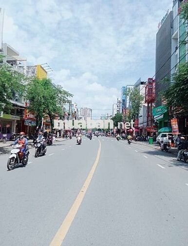 Nhà bán. Mặt tiền đường Nguyễn Gia Trí (D2) cũ, P.25, Q.BT,  TP.HCM.