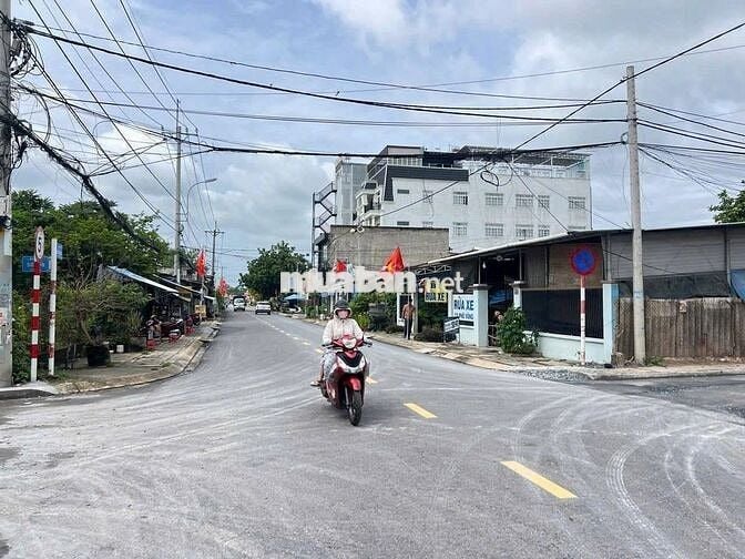 NGỘP NGỘP LÔ ĐẤT 210M2/540TR GÓC 2 MT NGUYỄN VĂN HOÀI FULL THỔ , SHR