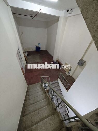 TÒA NHÀ 6 TẦNG - THANG MÁY - HƠN 20P KÍNH - ĐƯỜNG 20M