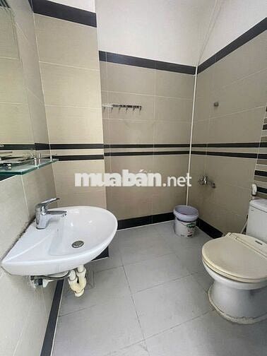 Cho thuê nhà mới 4.3 X 10.5, hẻm ô tô, cách mặt tiền đường 30m