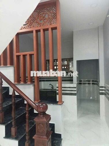 nhà mới xây ngay công viên ht13 ô tô đậu cửa hẻm 6m, có 1 máy lạnh