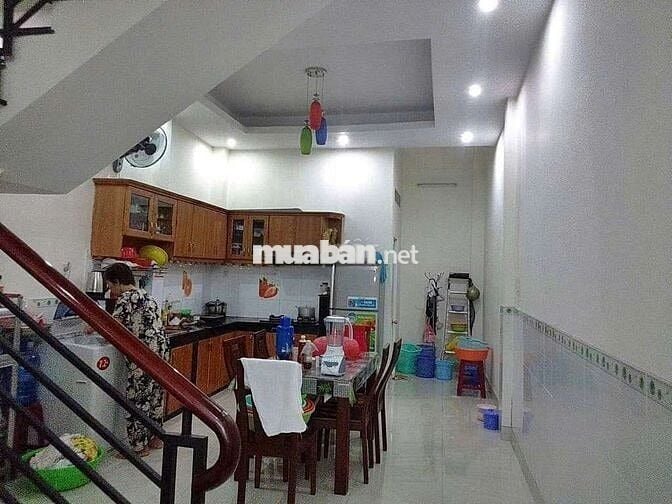 CHO THUÊ NHÀ MỚI ĐẸP 53M2 2PN 2WC HẺM XE HƠI KẾ CẦU TÂN THUẬN Q7