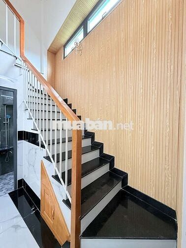 Bán nhà đường Nguyễn Ảnh Thủ hxh ,4×12 , 4tầng,shr.