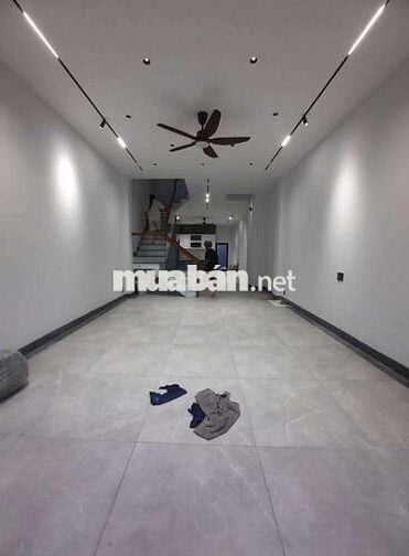 Nhà mới xây 4,5 x 20 có 4pn 5wc đường trước nhà 10 mét