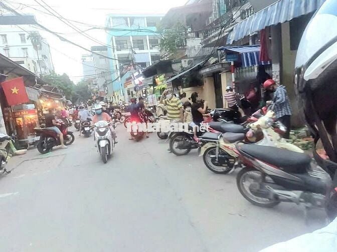 Cho thuê cửa hàng 28m2 ở phố Giáp Nhị, gần trường tiểu học, chợ