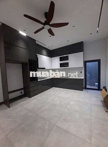 Nhà mới xây 4,5 x 20 có 4pn 5wc đường trước nhà 10 mét