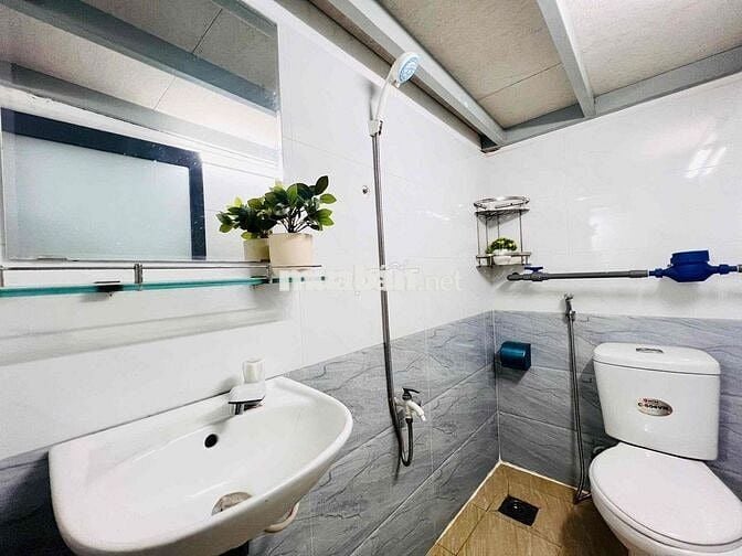 Nằm cuối dương quảng hàm, gần chợ An Nhơn chỉ 4x 1 phòng rộng rãi