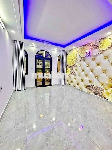 Nhà mới xây 4 x 17 có 5pn 6wc sân thượng= gần bệnh viện bệnh bình tân