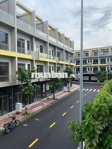 🌟Nhà phố 1trệt + 2lầu-1Tum ngay Làng đại học Thủ Đức.Sổ sang tên ngay🌟