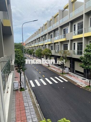 🌟Nhà phố 1trệt + 2lầu-1Tum ngay Làng đại học Thủ Đức.Sổ sang tên ngay🌟