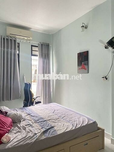 Hẻm xe hơi 4m, nhà đẹp ở liền, 31m2, XVNT, BT, gần Hàng Xanh, 4.9 tỉ