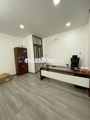 Cho thuê nhà nguyên căn mặt tiền đường Tân Sơn Nhì, dt 4x23 trệt 2 lầu