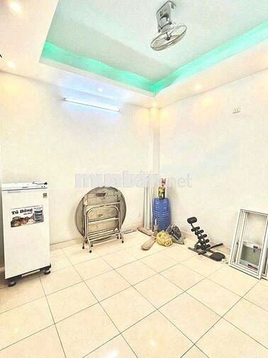 MẶT TIỀN SAU QUẬN 10 ( 5 PHÒNG ) KINH DOANH TỰ DO - SÂN THƯỢNG