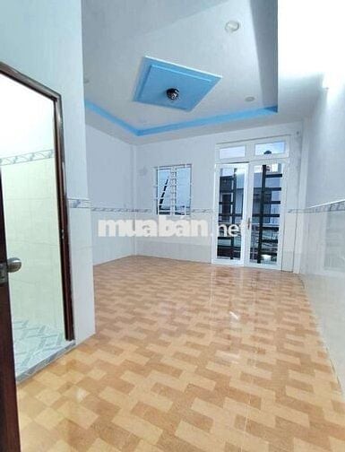 Nhà Hóc Môn 1trệt 1 lầu, đường ô tô, có sân giá rẻ