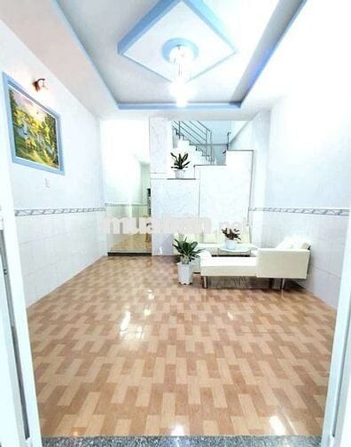 Nhà Hóc Môn 1trệt 1 lầu, đường ô tô, có sân giá rẻ