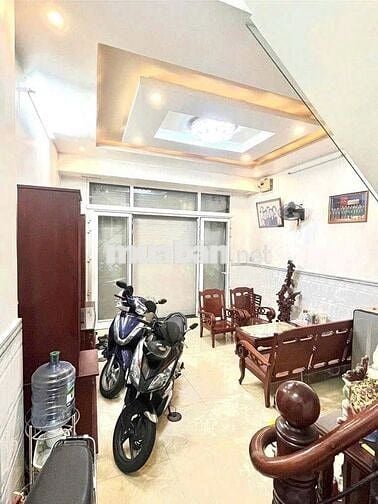 MẶT TIỀN SAU QUẬN 10 ( 5 PHÒNG ) KINH DOANH TỰ DO - SÂN THƯỢNG