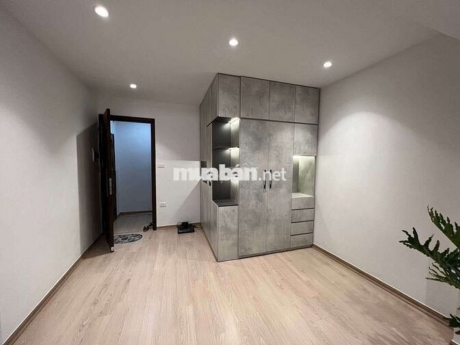 GIÁ 4.7 TỶ! TẬP THỂ THANH XUÂN - TX: 110M², TẦNG 2 - FULL NỘI THẤT!