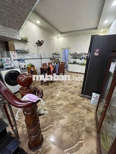 NHÀ ĐẸP MT VITRI ĐẸP ĐƯỜNG XE TẢI FUNL NỘI THẤT GIÁP TÂN BÌNH