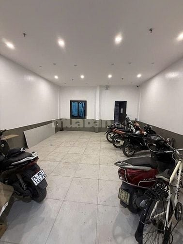 LÔ GÓC - Ô TÔ 7 CHỖ ĐỖ CỬA - TIỆN LÀM VĂN PHÒNG CỰC ĐẸP LÔ GÓC - Ô TÔ 7 CHỖ ĐỖ CỬA - TIỆN LÀM VĂN PHÒNG CỰC ĐẸP