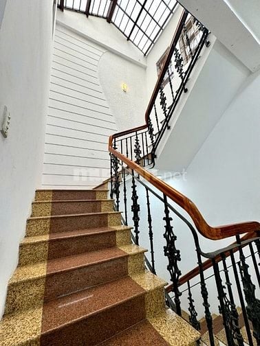 Cho Thuê Nhà MT Vạn Kiếp 7mx15m ngay Phan Xích Long Khu sần uất F&B