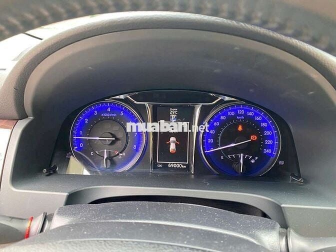 Cần bán Camry SX 2015 2.0E, ĐK 2016 - 69000 km