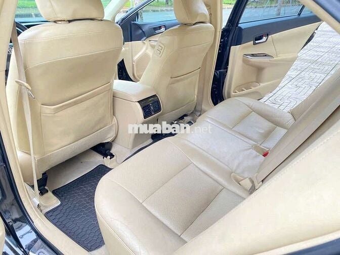 Cần bán Camry SX 2015 2.0E, ĐK 2016 - 69000 km