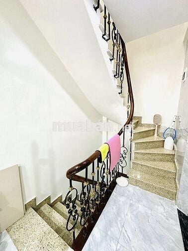 BÁN NHÀ LẠC LONG QUÂN - NGÕ THÔNG - NỘI THẤT ĐẸP - VỊ TRÍ TIỆN ÍCH