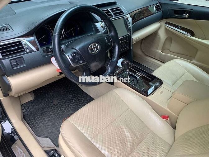 Cần bán Camry SX 2015 2.0E, ĐK 2016 - 69000 km