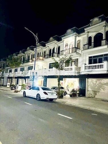 Bán gấp căn nhà 1trệt2 lầu ở Trong Sài Gòn Giá 2ty3 Bán gấp căn nhà 1trệt2 lầu ở Trong Sài Gòn Giá 2ty3