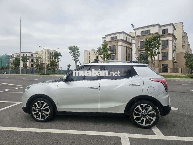 Ô tô SsangYong Tivoli 1.6AT 2015 màu Bạc