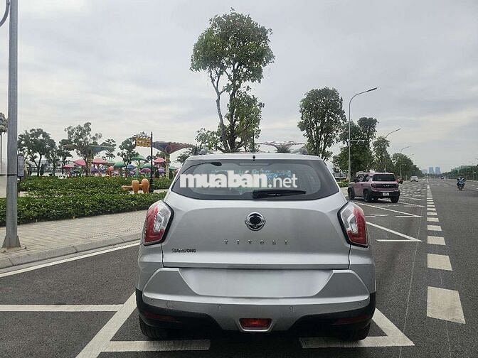 Ô tô SsangYong Tivoli 1.6AT 2015 màu Bạc