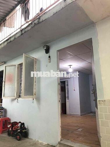 Nhà liền kề gần ngã tư bình triệu không ngập nước