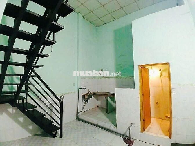 Vỡ nợ nên bán gấp căn nhà, nhà ở Hóc Môn, DT56m2, giá710 triệu.