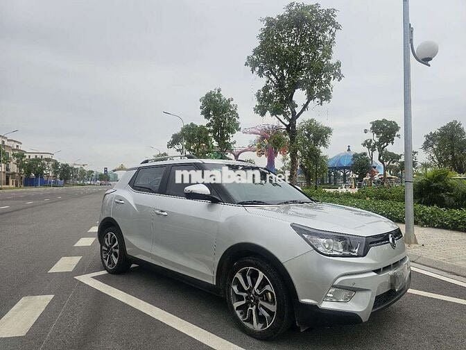 Ô tô SsangYong Tivoli 1.6AT 2015 màu Bạc