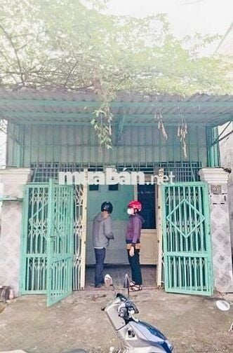 Vỡ nợ nên bán gấp căn nhà, nhà ở Hóc Môn, DT56m2, giá710 triệu.