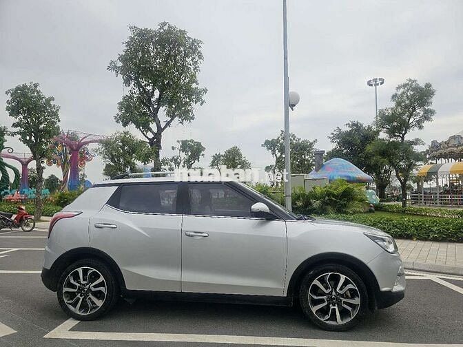 Ô tô SsangYong Tivoli 1.6AT 2015 màu Bạc