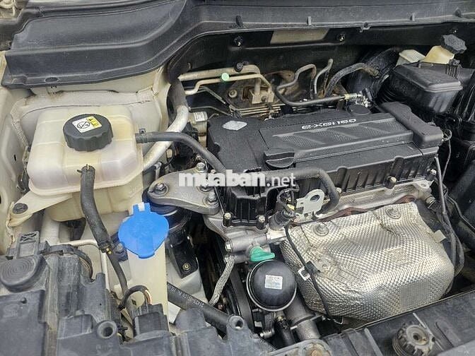 Ô tô SsangYong Tivoli 1.6AT 2015 màu Bạc