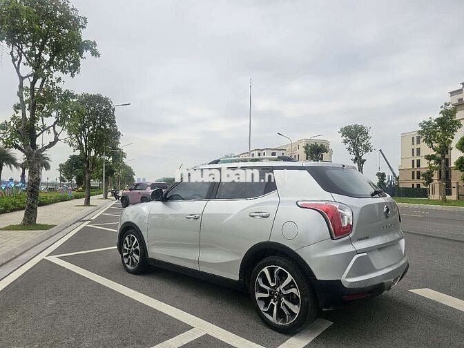 Ô tô SsangYong Tivoli 1.6AT 2015 màu Bạc