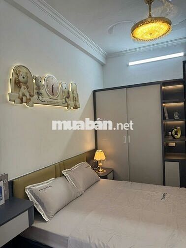 Chân dài MỸ ĐÌNH giữa phố Hà Nội 40m 4 tầng, 50m ô tô tránh nhau