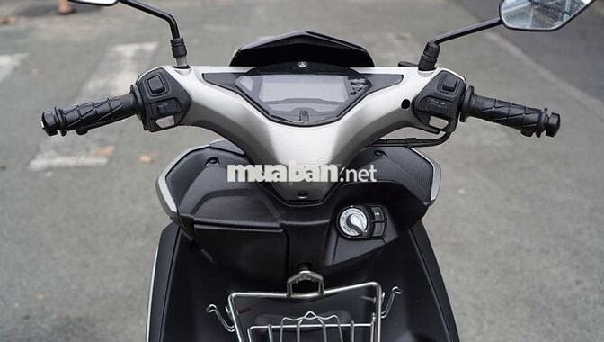 Yamaha NVX 155 ABS Smartkey - Bạc Nhám