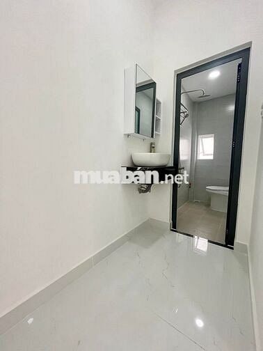 NHÀ XINH 121m2 GIÁ CHỈ 1,39 TỶ THÍCH QUẢNG ĐỨC ÔTÔ QUAY ĐẦU