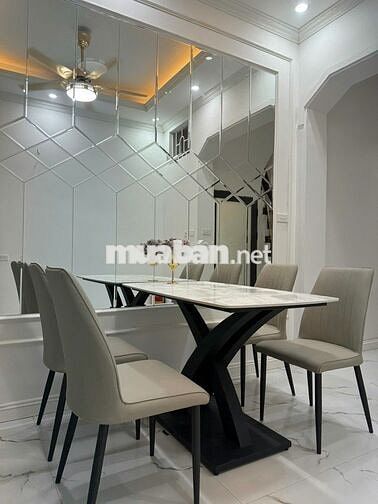 Chân dài MỸ ĐÌNH giữa phố Hà Nội 40m 4 tầng, 50m ô tô tránh nhau