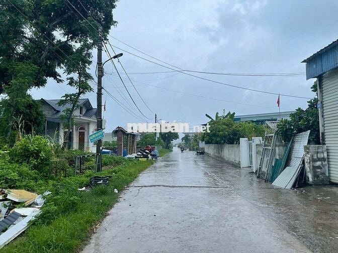 Cần tiền bán nhanh lô đất siêu đẹp mặt tiền rộng 32m Xã Minh Châu, QN