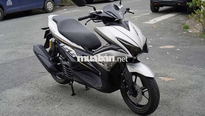 Yamaha NVX 155 ABS Smartkey - Bạc Nhám