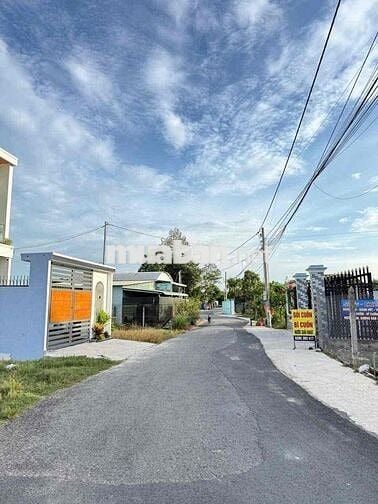 Đất Ngộp Gần Chợ Bà Điểm , Hóc Môn , HCM 88m2 SHR