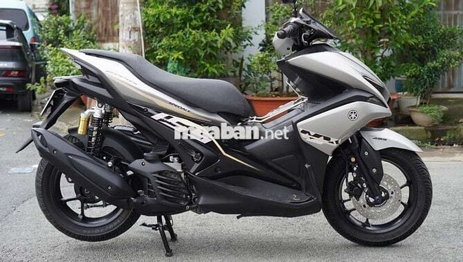 Yamaha NVX 155 ABS Smartkey - Bạc Nhám