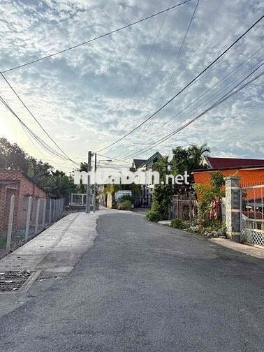 Đất Ngộp Gần Chợ Bà Điểm , Hóc Môn , HCM 88m2 SHR