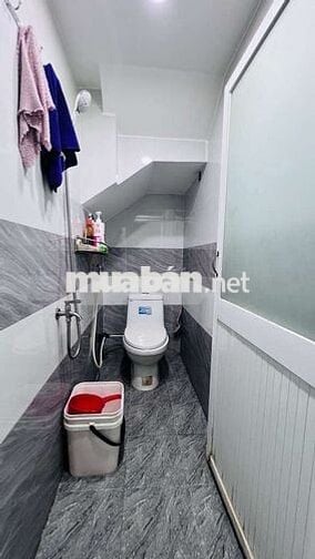 BÁN NHÀ 2 TẦNG HẺM XE HƠI - NGUYỄN VĂN QUÁ