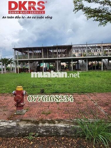 Bán nhà 1 trệt 1 lầu với 2 mặt tiền đường trục chính 22m